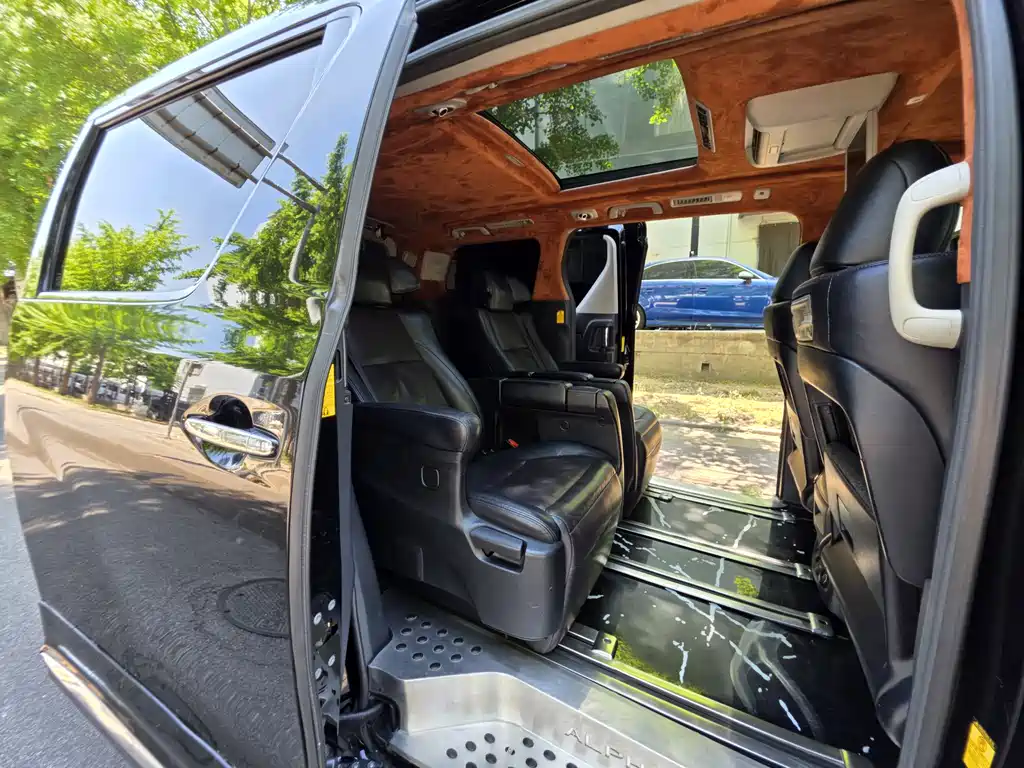 Toyota Alphard 2014 — фото 11