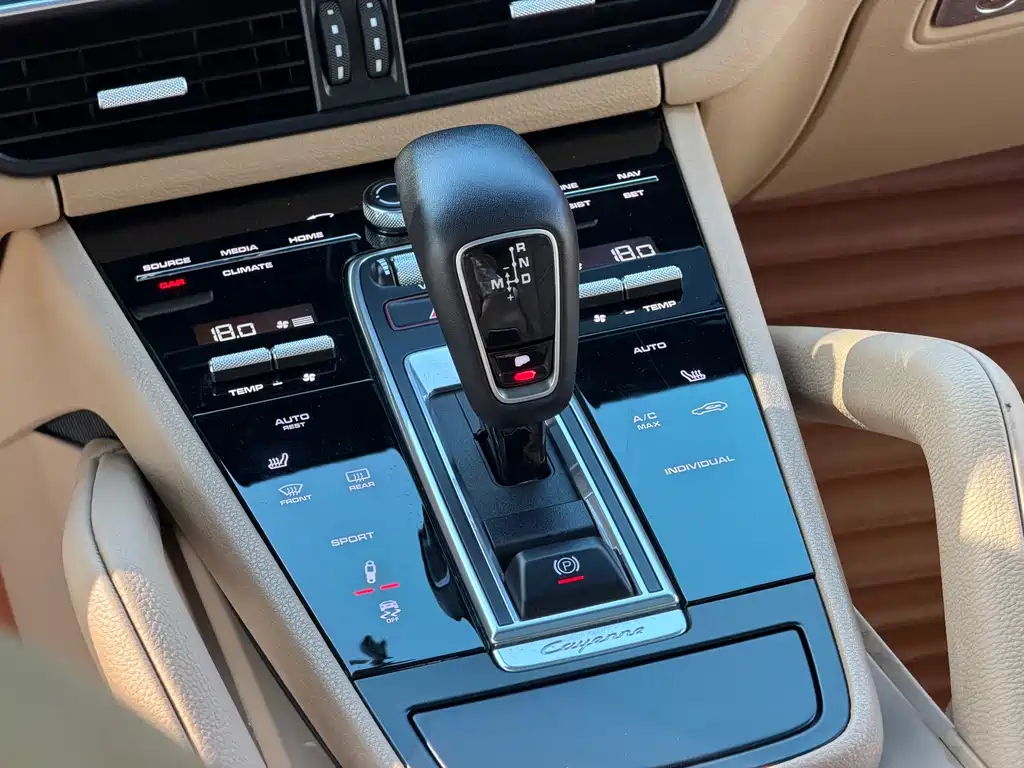 Porsche Cayenne 2018 — фото 13