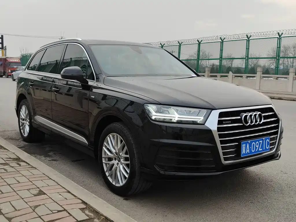 Audi Q7 2019 — фото 2