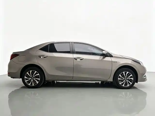 Toyota Corolla Hybrid 2022 — фото 12