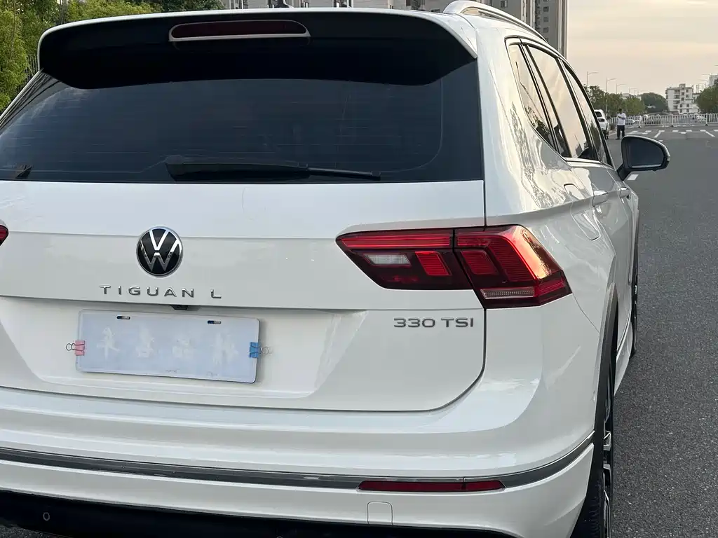 Volkswagen Tiguan L 2021 — фото 17
