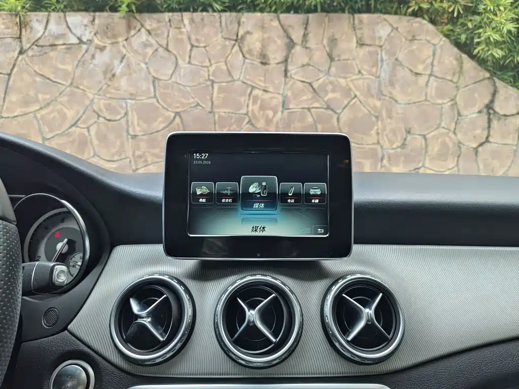Mercedes-Benz GLA 2016 — фото 15