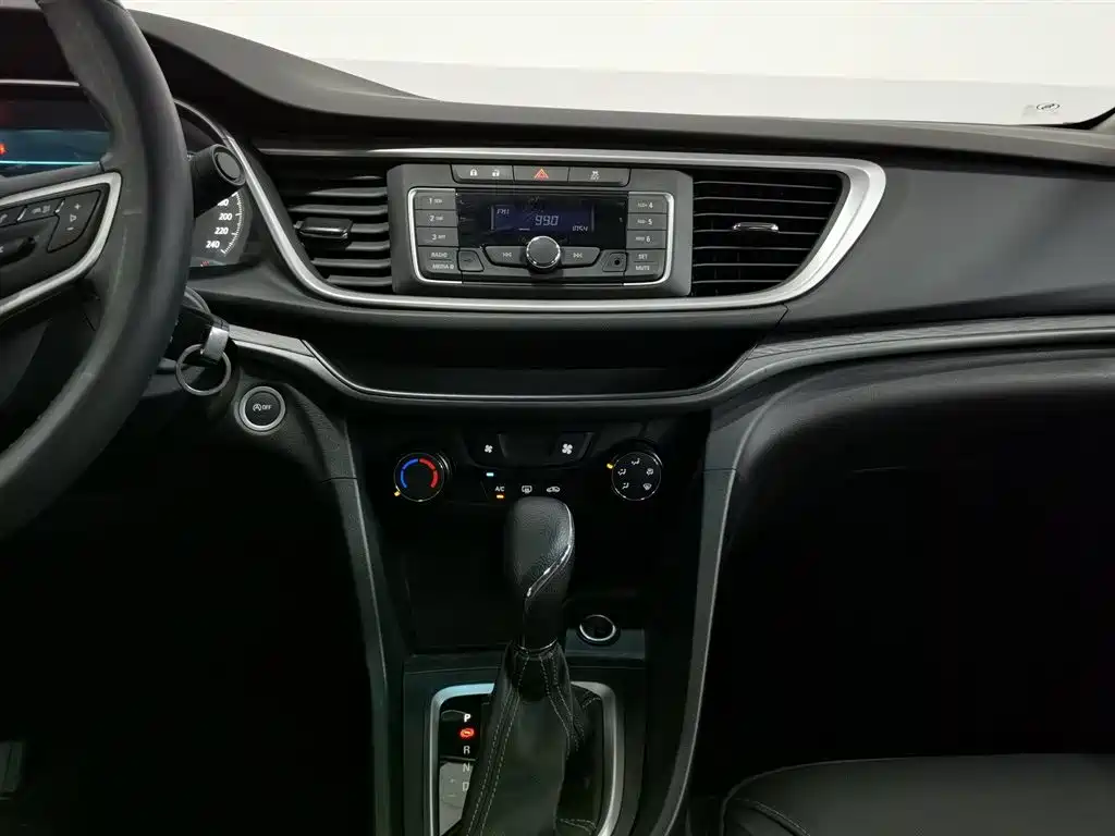 Buick Excelle 2018 — фото 12