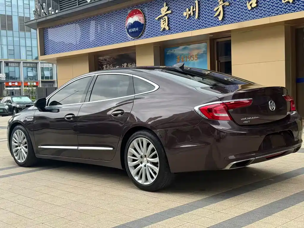 Buick LaCrosse 2018 — фото 9
