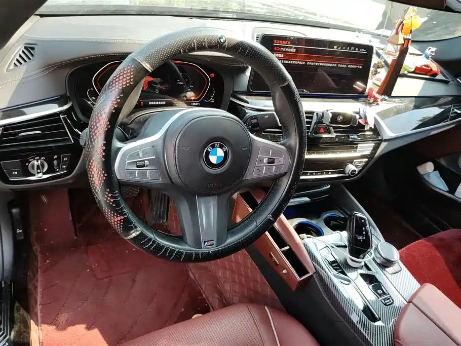 BMW 5 Series 2023 — фото 11