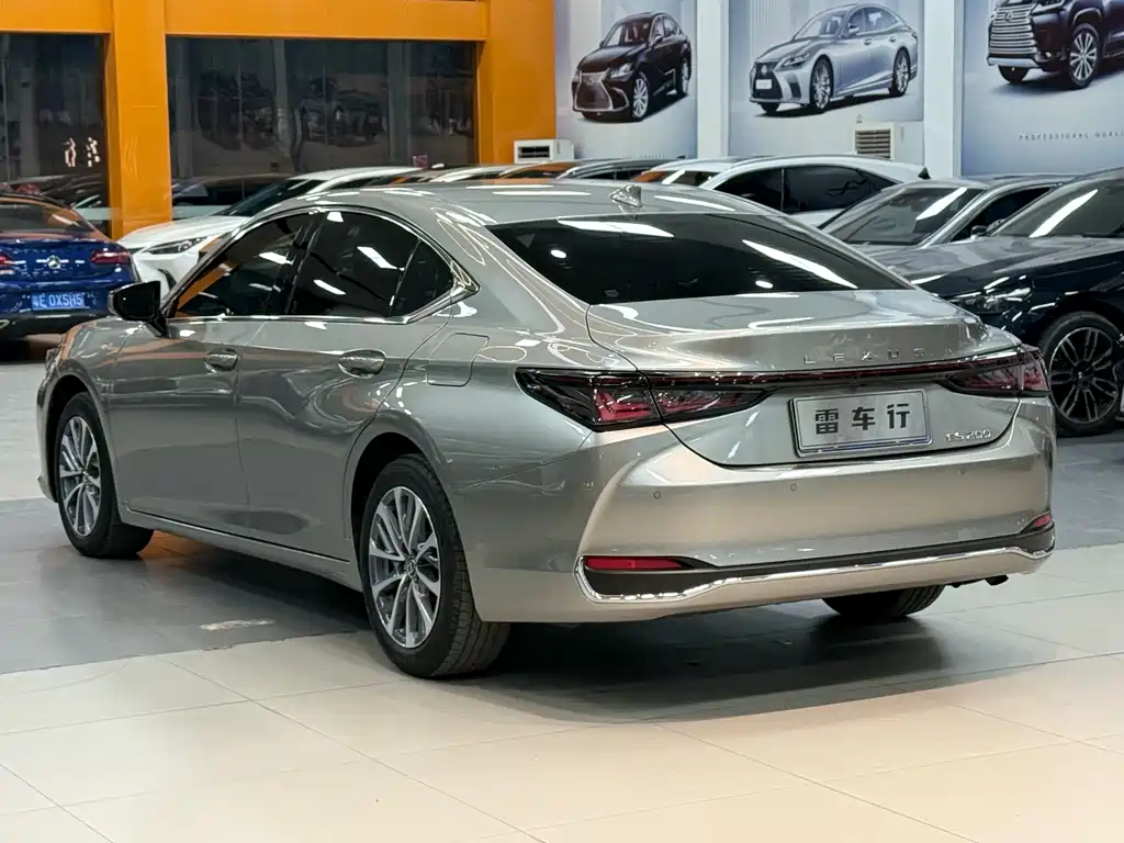 Lexus ES 2025 — фото 11