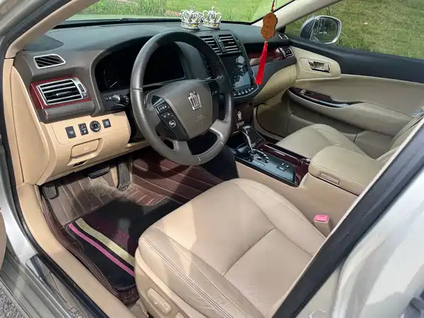 Toyota Crown 2011