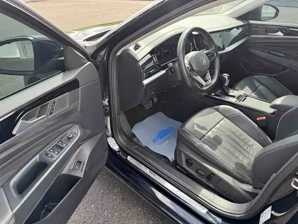 Volkswagen Passat 2023