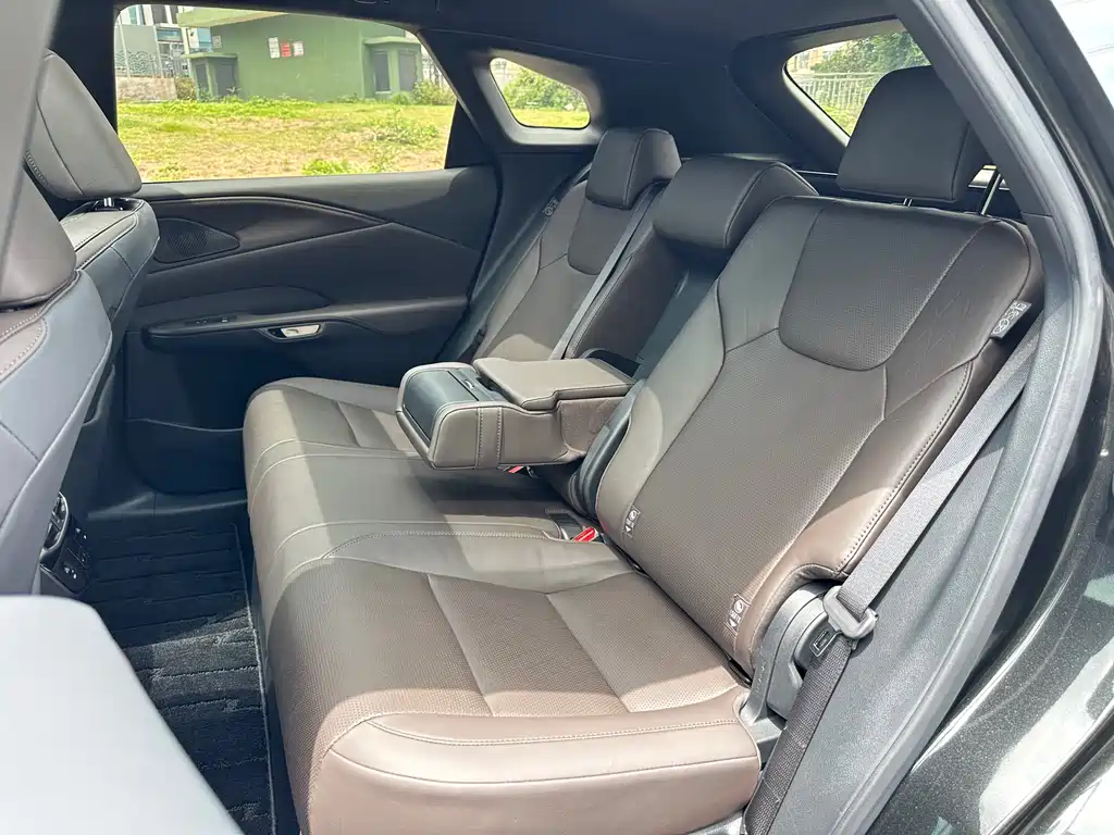 Lexus RX 2023 — фото 12