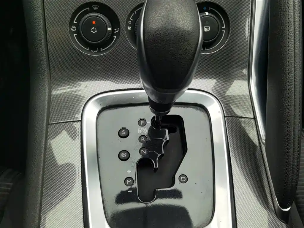 Peugeot 3008 2016 — фото 13