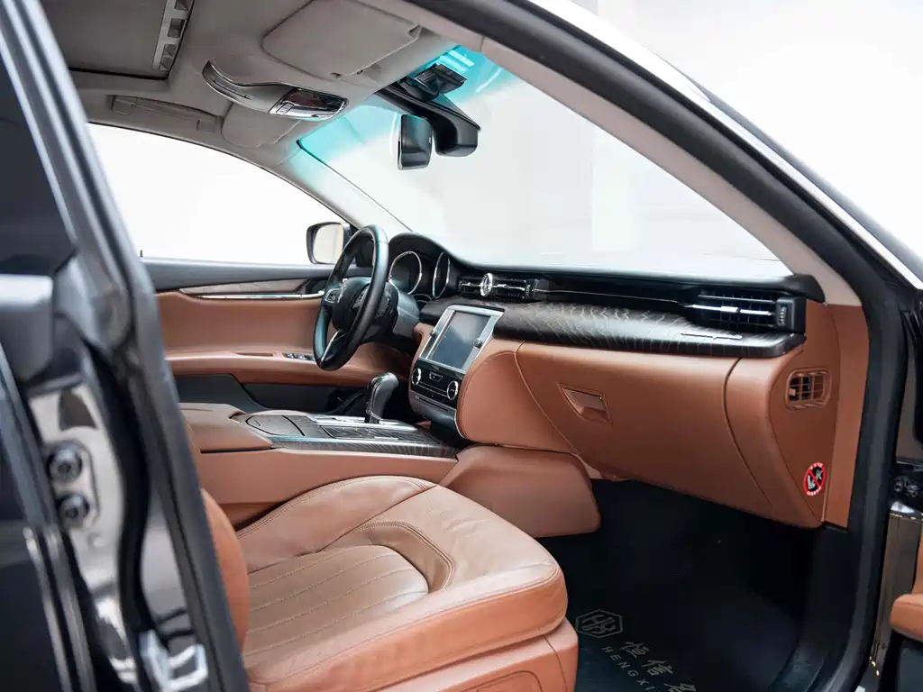 Maserati Quattroporte 2016 — фото 13