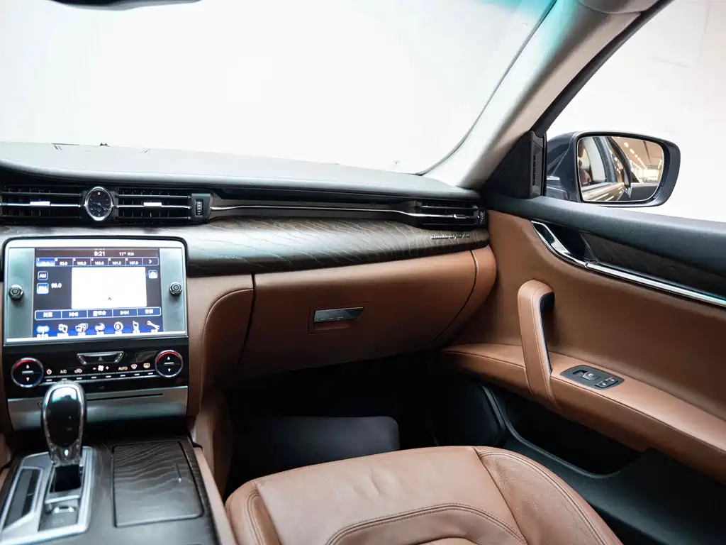 Maserati Quattroporte 2016 — фото 17