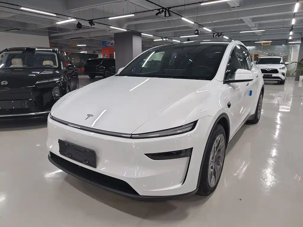 Tesla Model Y L 2026