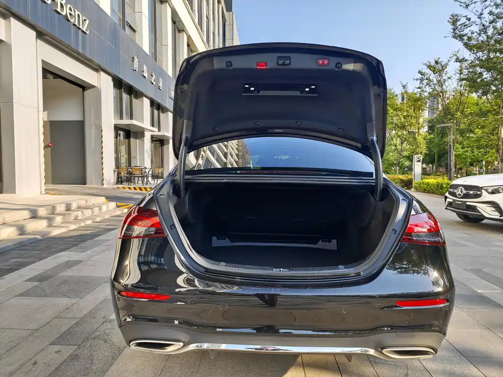 Mercedes-Benz E-Class 2022 — фото 15