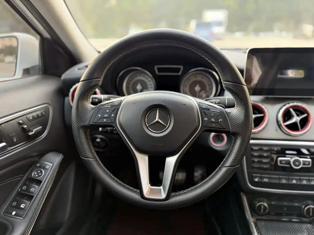 Mercedes-Benz GLA 2015 — фото 3