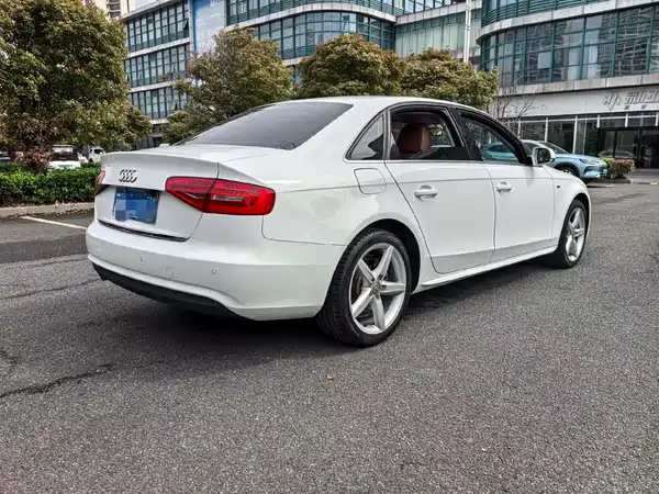 Audi A4L 2015