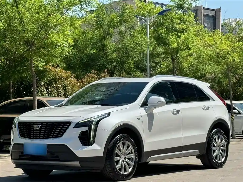 Cadillac XT4 2021 — фото 2