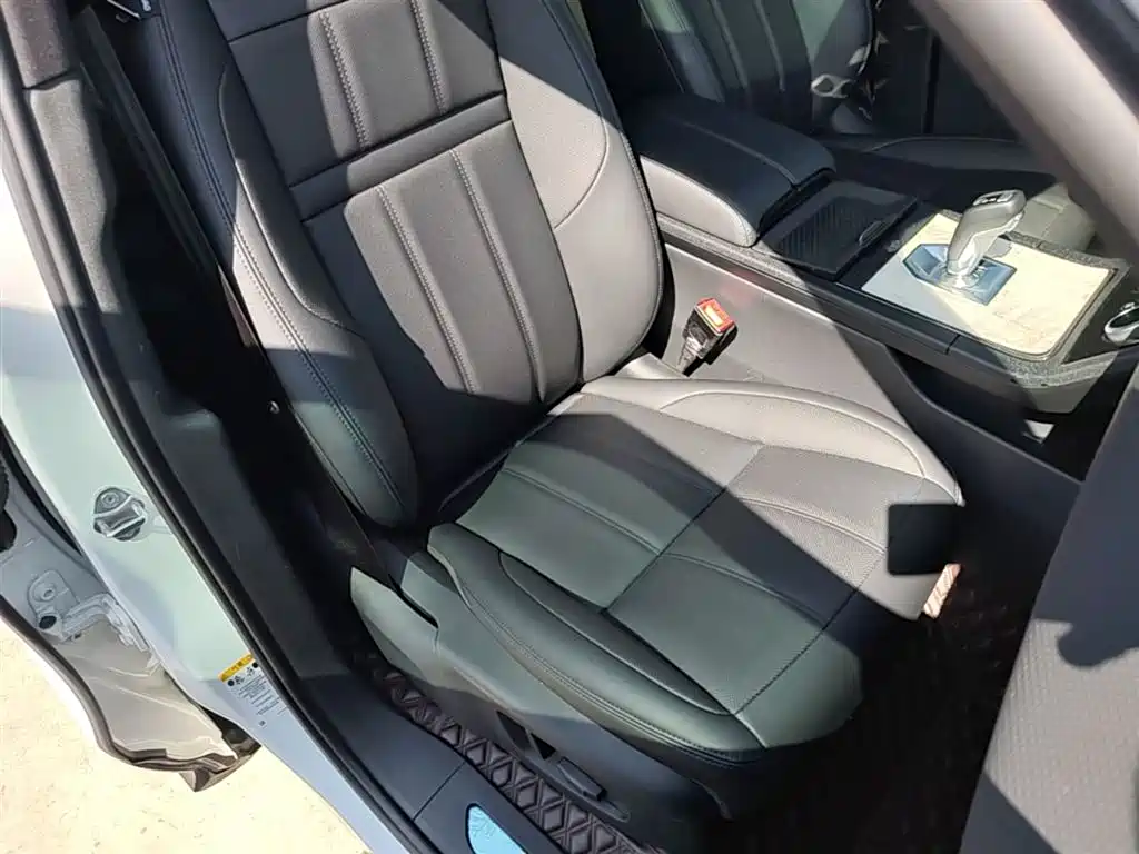 Land Rover Evoque 2021 — фото 25