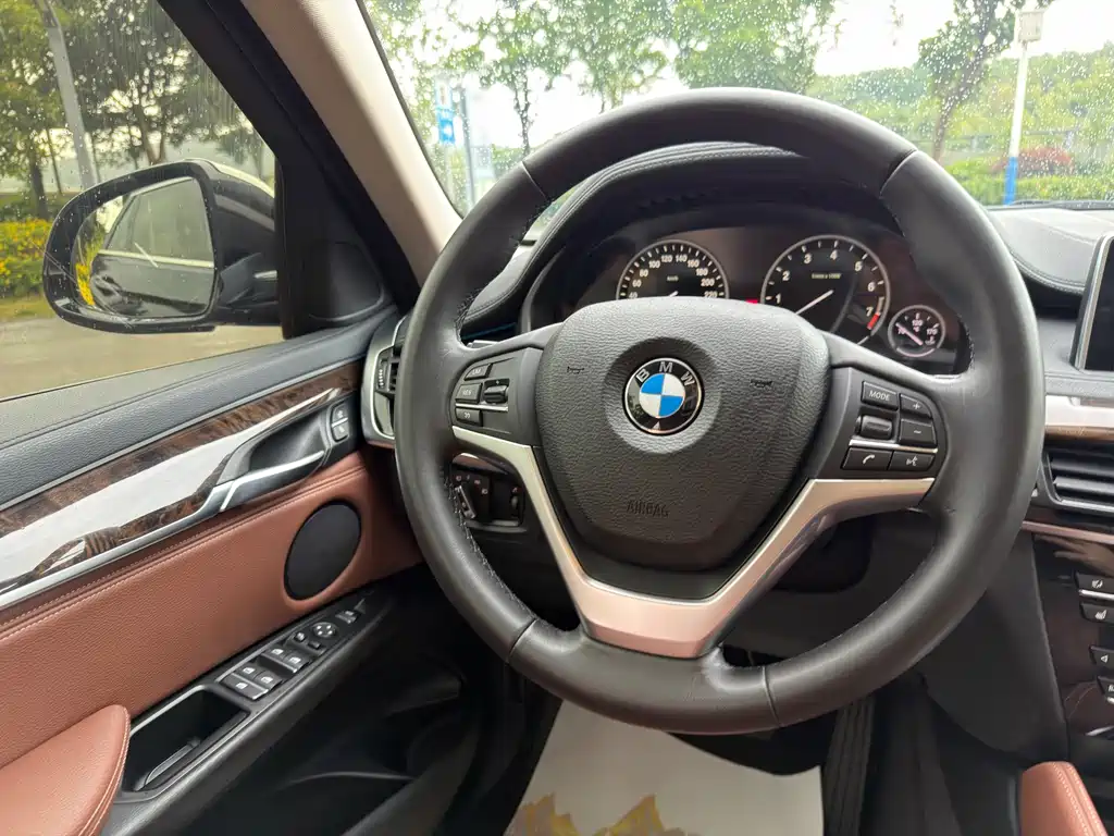 BMW X6 2017 — фото 20