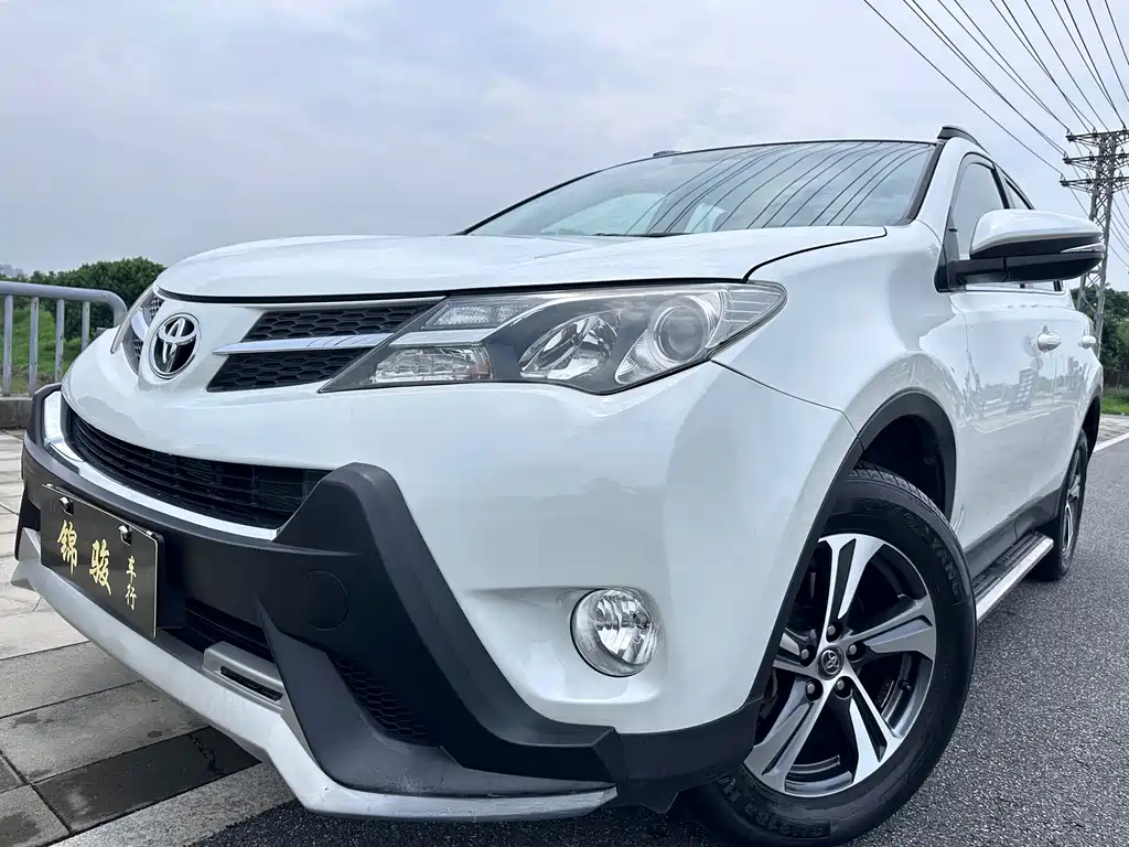 Toyota RAV4 2015 — фото 8