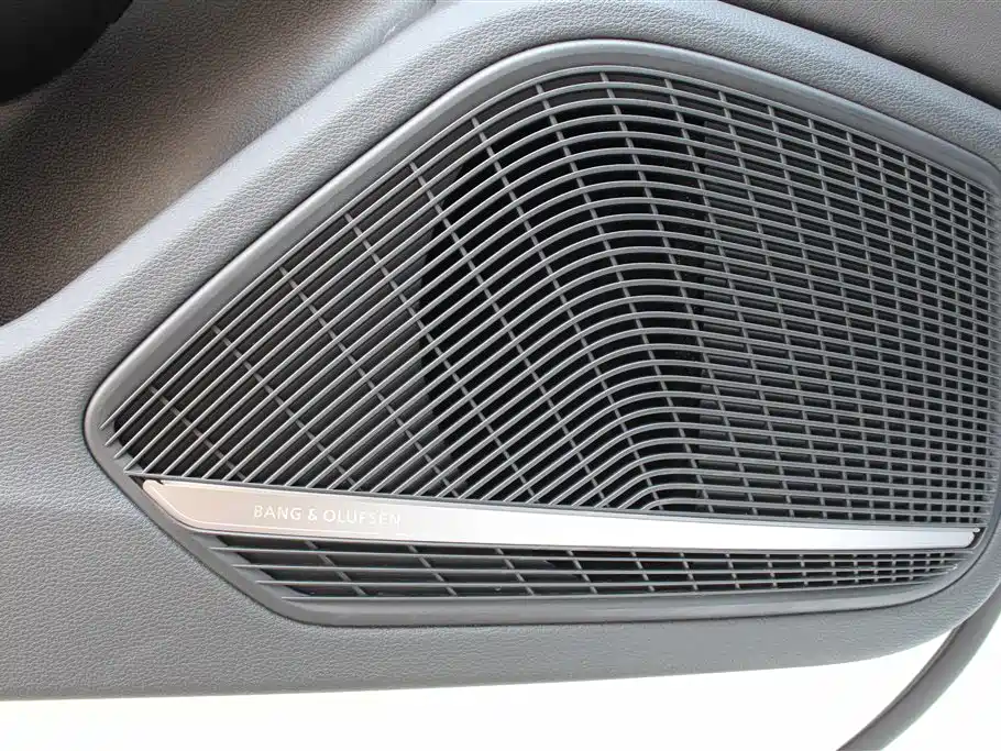 Audi A4L 2021 — фото 9