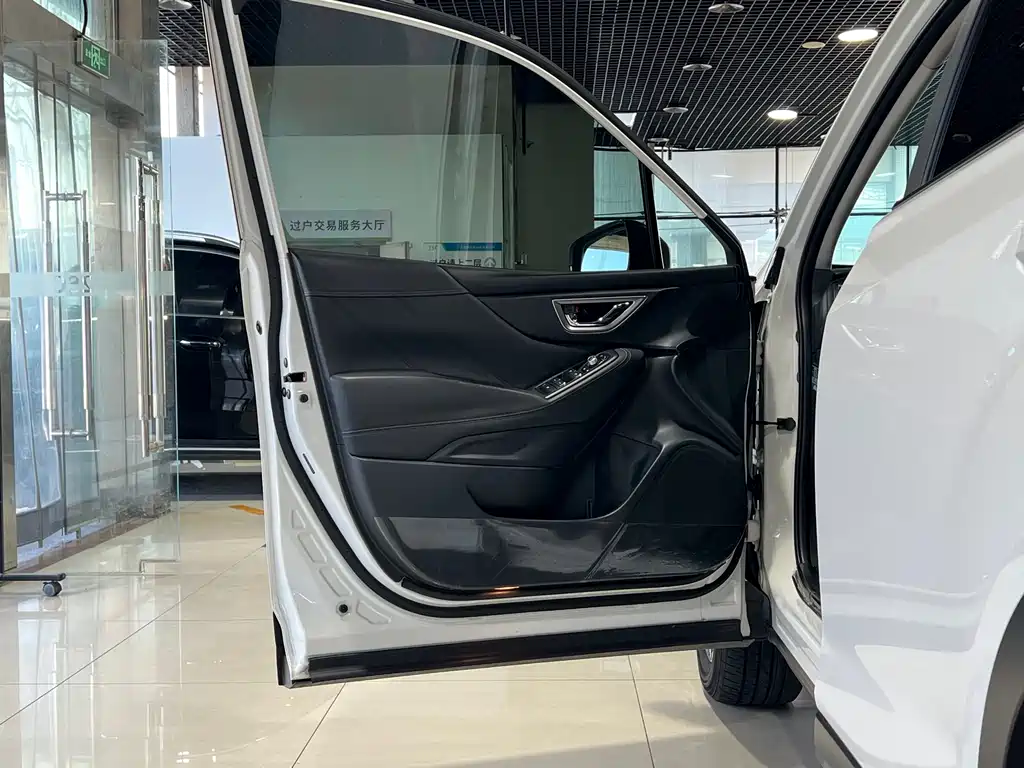 Subaru Forester 2019 — фото 11