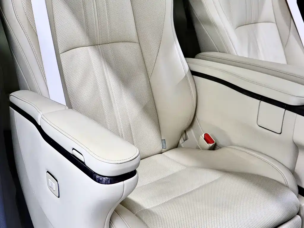 Toyota Vellfire 2021 — фото 17