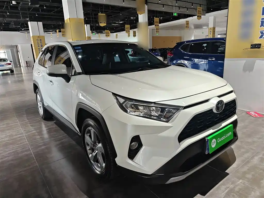 Toyota RAV4 2020 — фото 4