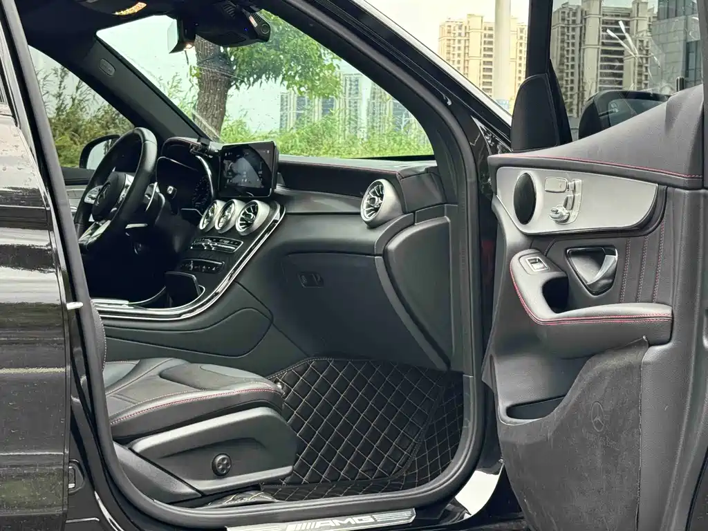 Mercedes-Benz GLC AMG 2022 — фото 13