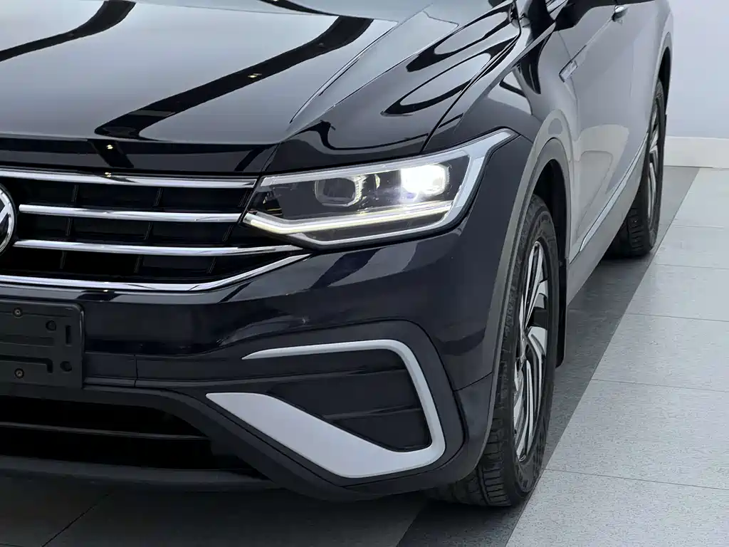 Volkswagen Tiguan L 2023 — фото 22