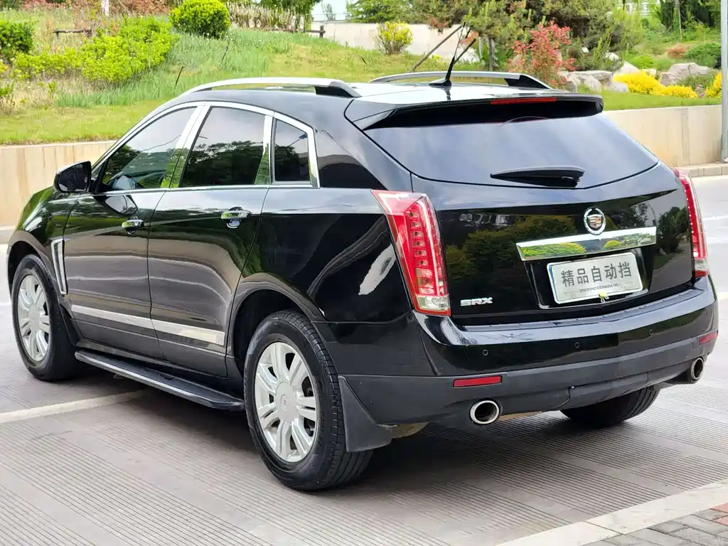 Cadillac SRX 2012 — фото 4