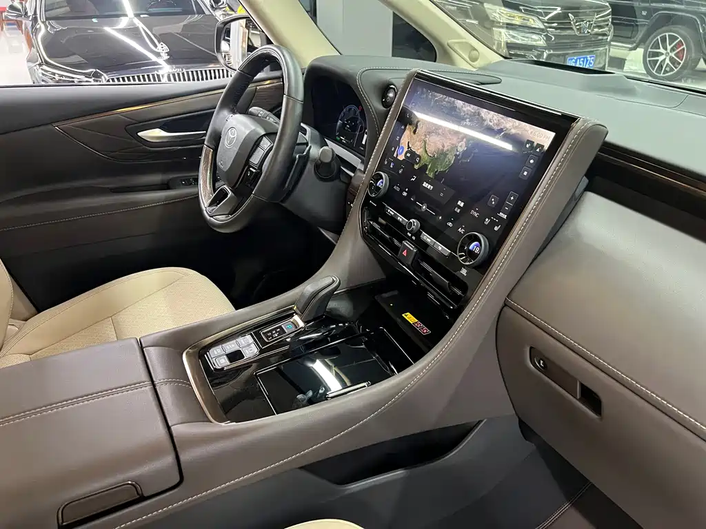 Toyota Alphard 2025 — фото 27