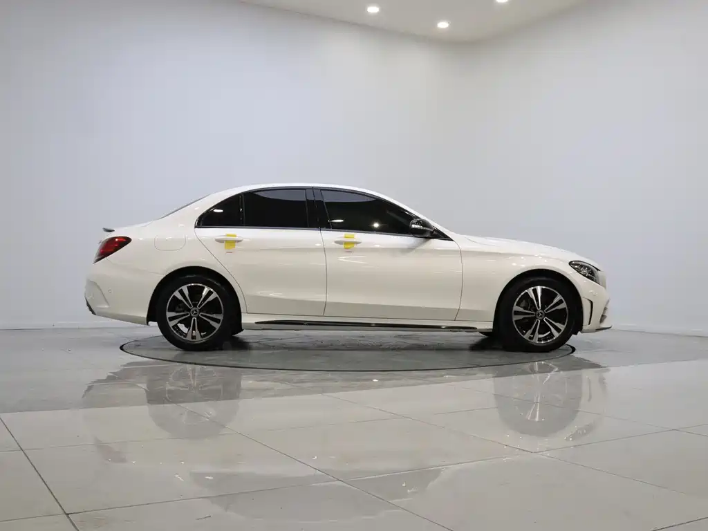 Mercedes-Benz C-Class 2019 — фото 9