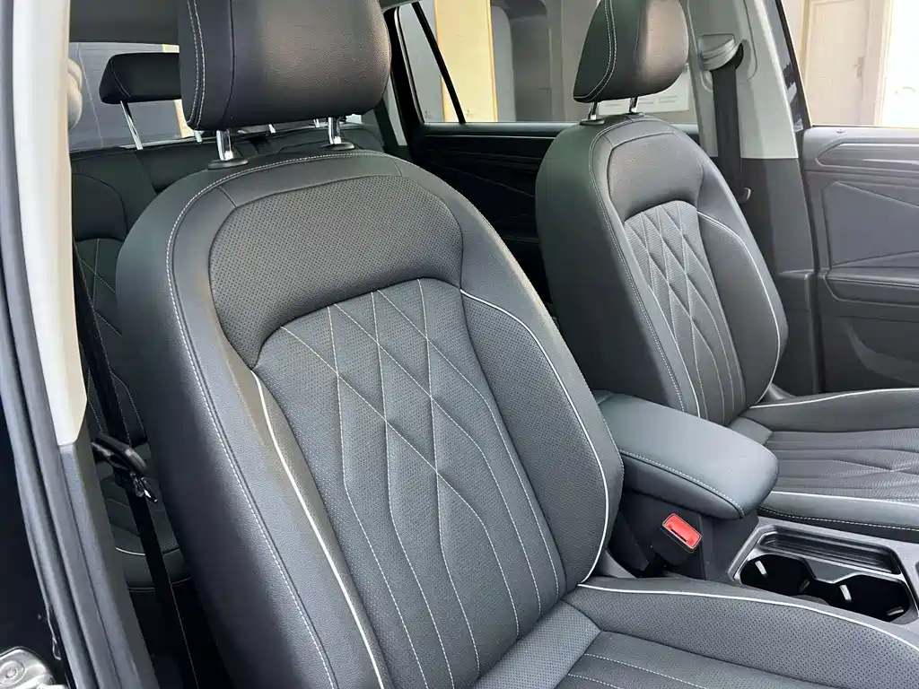 Volkswagen Tiguan L 2023 — фото 10