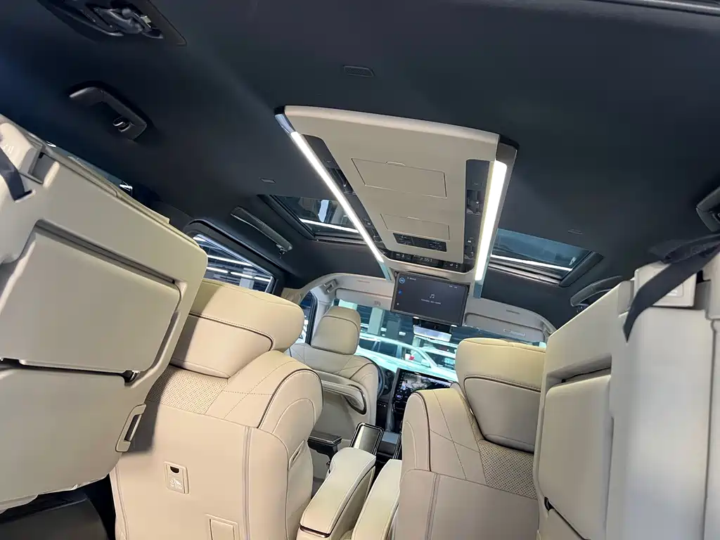 Toyota Alphard 2025 — фото 9