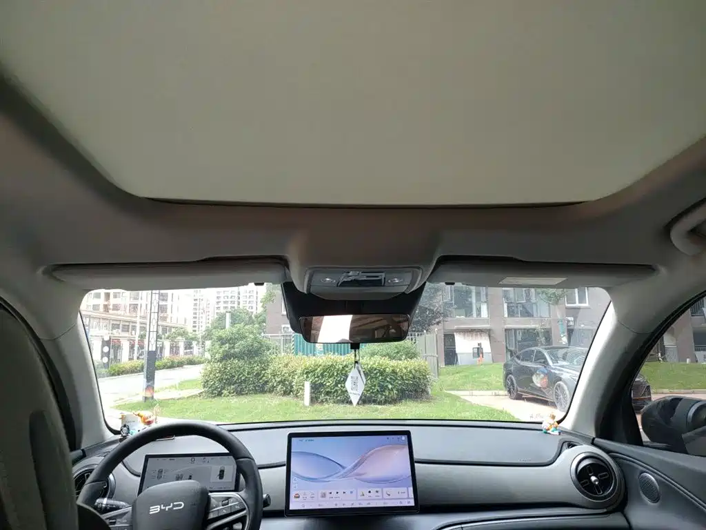BYD Seal 05 DM-i 2025 — фото 9