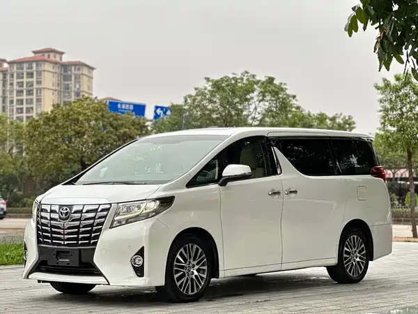 Toyota Alphard 2015