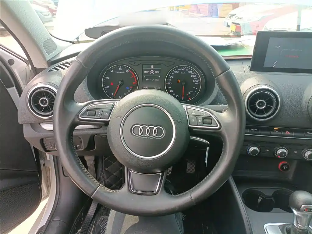 Audi A3 2015 — фото 11