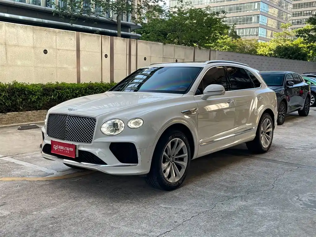 Bentley Bentayga 2020 — фото 1