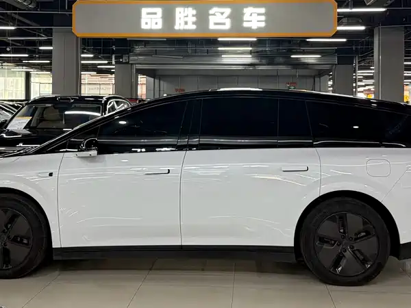 Li Auto i8 2026