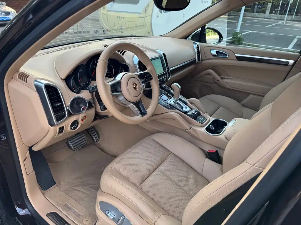 Porsche Cayenne 2015 — фото 15