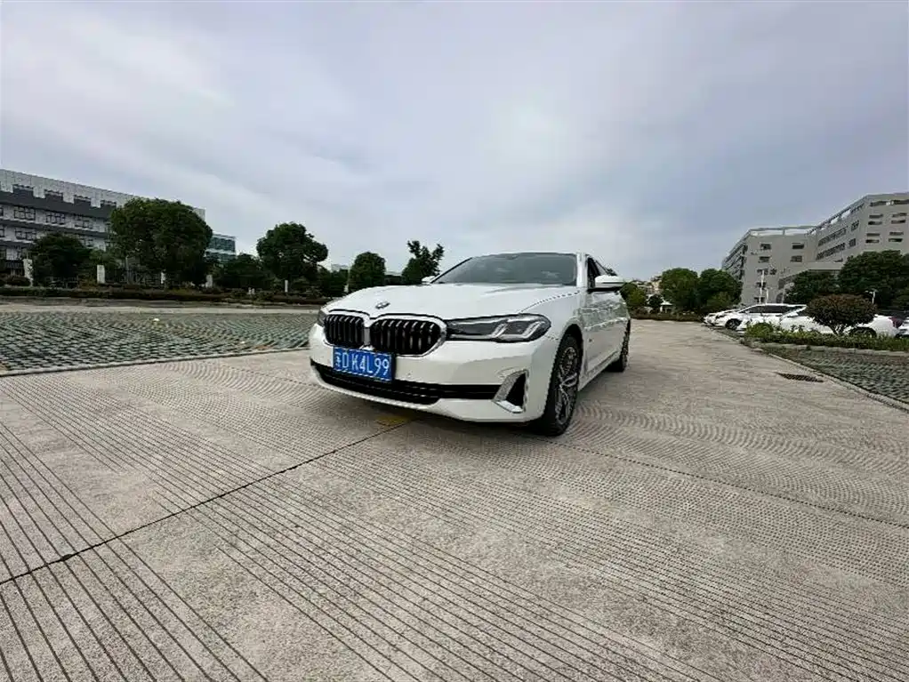 BMW 5 Series 2021 — фото 1
