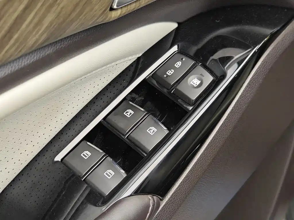 GAC Motor Trumpchi M8 2022 — фото 10