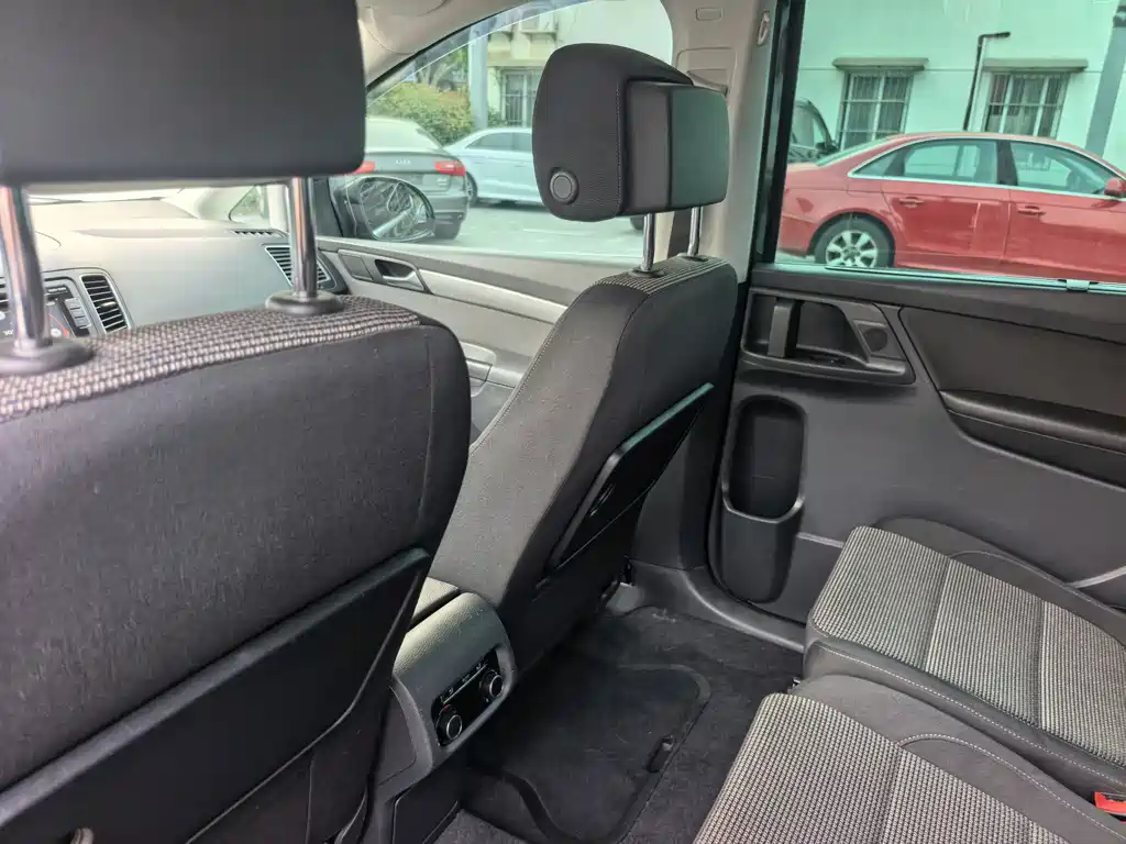 Volkswagen Sharan 2016 — фото 17