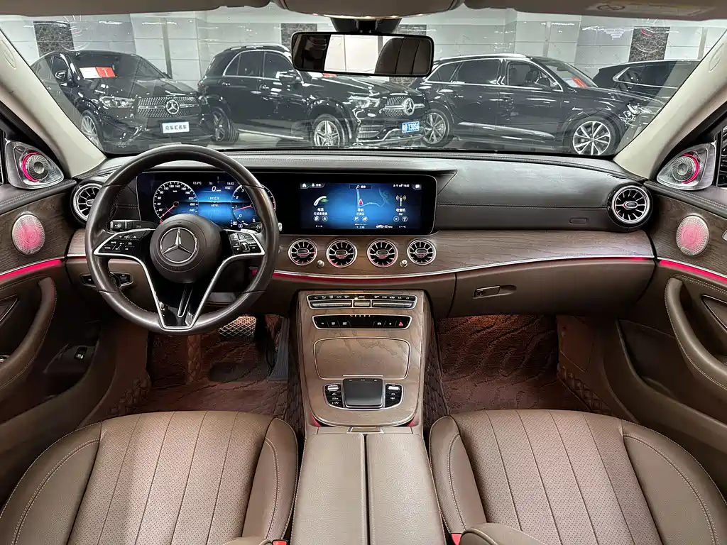 Mercedes-Benz E-Class 2022 — фото 13