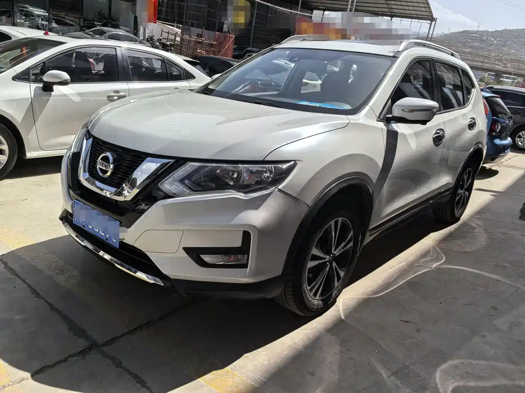Nissan X-Trail 2017 — фото 1