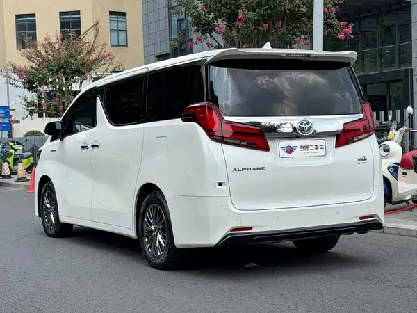 Toyota Alphard 2022