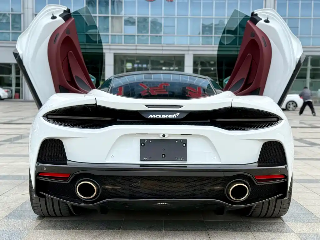 McLaren GT 2022 — фото 17