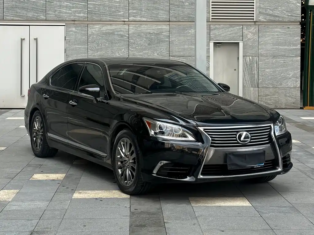Lexus LS 2013 — фото 12