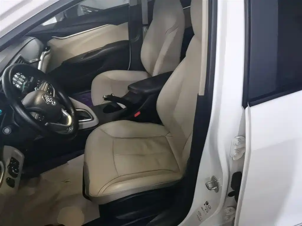 Buick Excelle 2019 — фото 18